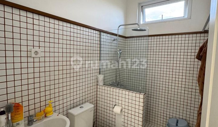 Rumah Bangunan Baru di Jln Musik Turangga 2