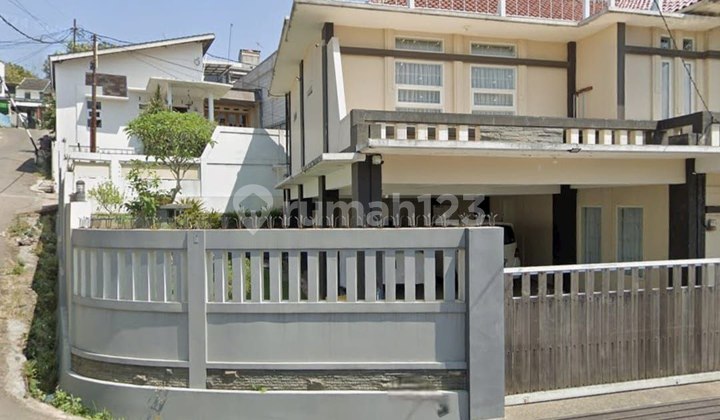 Rumah Hook Minimalis di Komplek Padasuka Rumah Hook Minimalis di Komplek Padasuka