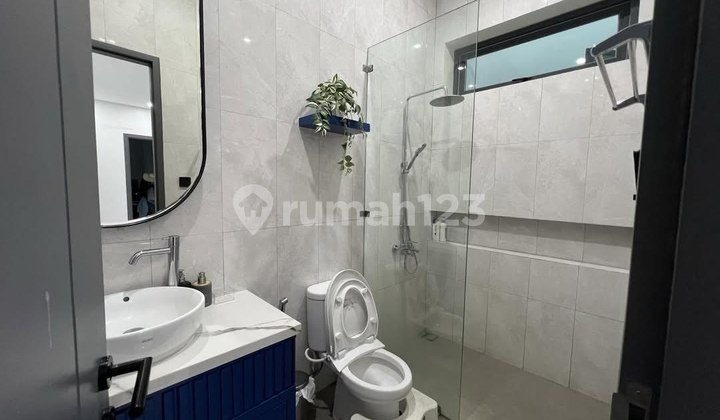 Rumah Minimalis 2 Lantai di Komplek Turangga