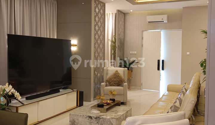 Rumah Mewah Furnished di Gading Serpong Lokasi Bagus Siap Huni 2