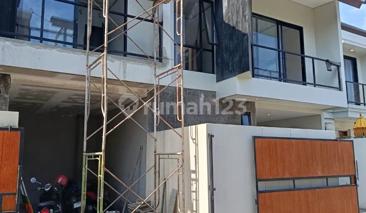 Rumah Minimalis Modern 2 Lantai Di Pusat Kota Renon 2