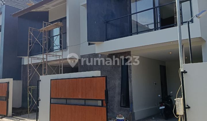 Rumah Minimalis Modern 2 Lantai Di Pusat Kota Renon Rumah Minimalis Modern 2 Lantai Di Pusat Kota Renon