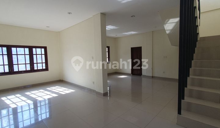 Rumah Mewah Dg Lingkungan Perumahan Lokasi Strategis 2