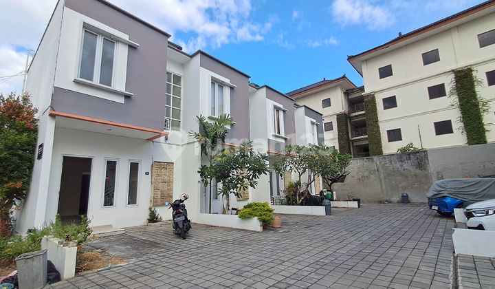 City Center House. Just a Walk to Renon Plaza. City Center House. Just a Walk to Renon Plaza.