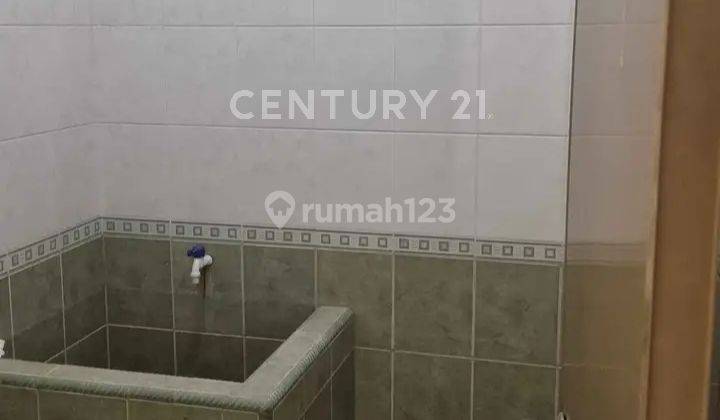 Rumah Sewa 2 Lantai Dekat Stasiun Kejaksan 2