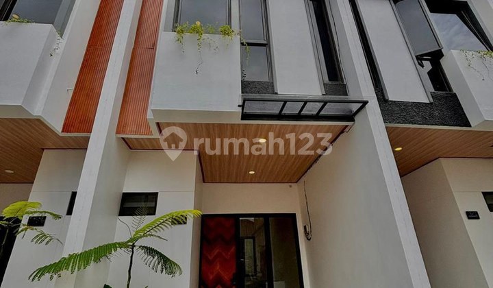 Rumah Slasr Dekat Stasiun Depok Lama, Murah Mewah Baru Kota Depok