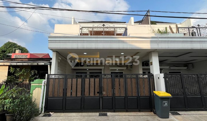 Rumah Di Jatimekar Jatiasih Ready Siap Huni (akses 2 Mobil) Dekat Komsen & Tol , Kota Bekasi