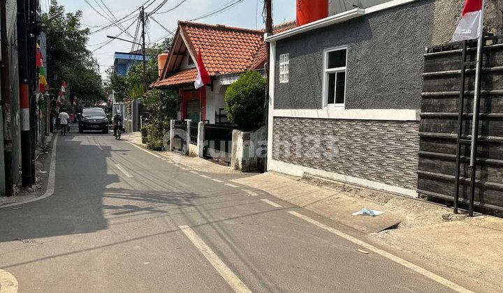 Batu Ampar Condet House Ready to Occupy (One Unit Left) Two-Car Access East Jakarta Near Kramat Jati 2