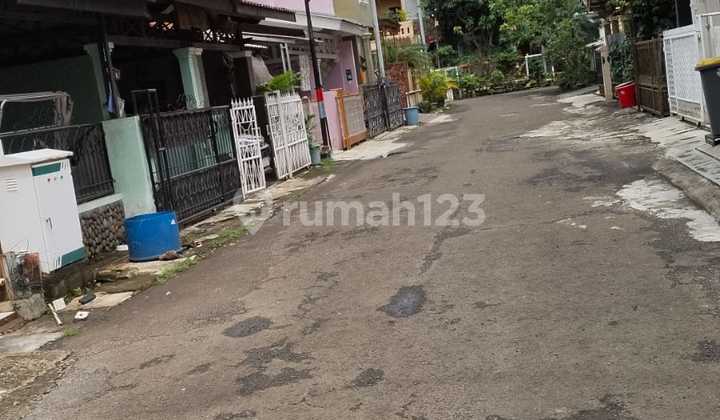 Rent a House in Pondok Kelapa 4 Bedrooms East Jakarta 2