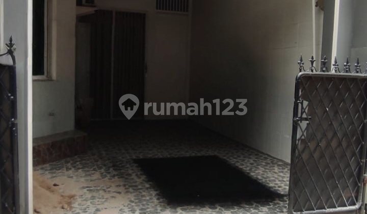 Disewa Rumah di Kelapa Gading 3 KT 2