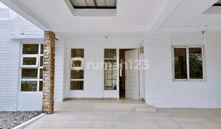 Dijual Rumah Luas dan Nyaman Semi Furnished 1 Lantai Siap Huni di Cibubur Country 2