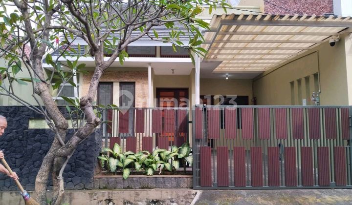 Di Sewakan Rumah di Pondok Kelapa - Baru, Rapih dan Lingkungan Elite