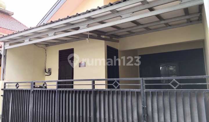 House for Rent in Rawamangun 4 Bedrooms Ready to Occupy House for Rent in Rawamangun 4 Bedrooms Ready to Occupy