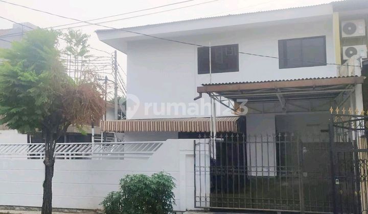 Disewa Rumah di Kelapa Gading 4 KT ( bisa untuk Usaha)