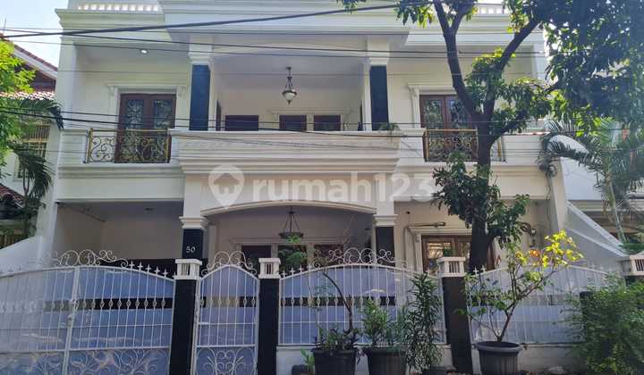 Sewa Rumah di Rawamangun 6 Kamar Tidur Dekat Tiptop