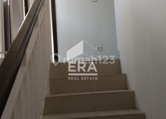 For Sale JGC House 8 Meters Wide Near Singapore School 2