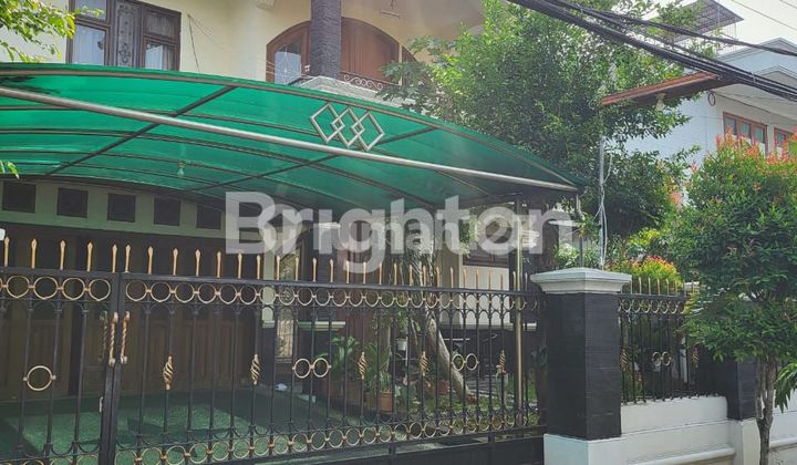 RUMAH MEWAH DI CEMPAKA PUTIH