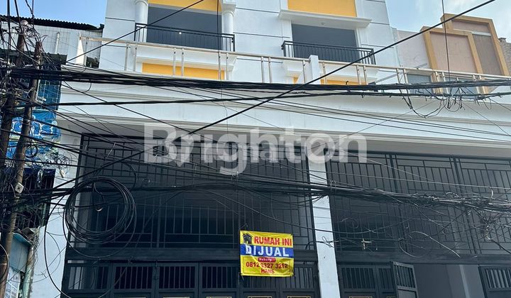 Ruko 4,5 Lantai Gandeng 2 di Jl. Jelambar Utama Raya Ruko 4,5 Lantai Gandeng 2 di Jl. Jelambar Utama Raya