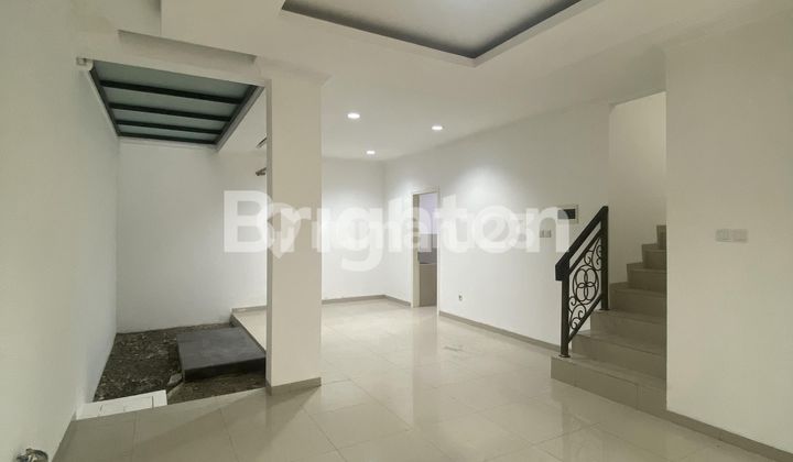 8JTAN/BULAN BISA TEMPATI RUMAH 3 LANTAI DI ALAM SUTERA 8JTAN/BULAN BISA TEMPATI RUMAH 3 LANTAI DI ALAM SUTERA