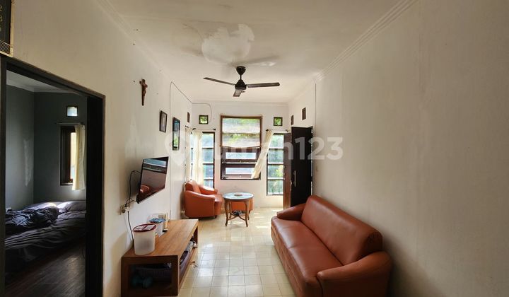 RUMAH DI JALAN GUNUNG SALAK 2