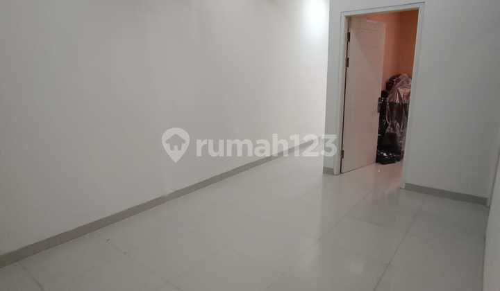 Rumah 3 Lantai Pademangan 5x13m Hadap Timur Surat Shm Akses Mobil 2