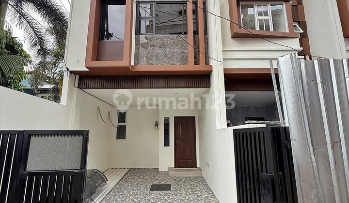 Rumah Brand New Tanjung Duren 3.3X11.6 Tingkat 3 Kt Bebas Banjir