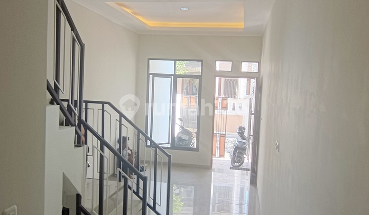 New House for Rent, Taman Ratu, 4 Floors, 4 Bedrooms, With Carport, Greenville