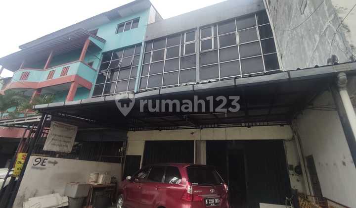 2 unit ruko murah 3 lt di jl ciledug raya.ruko 9. cipulir