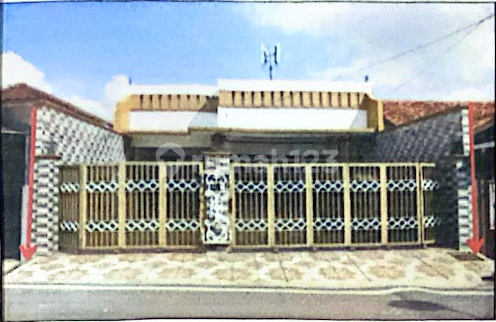 Affordable house on Manunggal St, South Petukangan, Pesanggrahan.