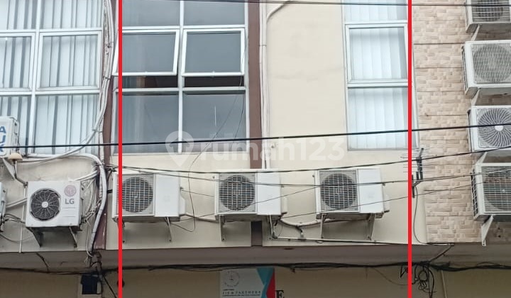 Very cheap 3-story shophouse in Taman Meruya Ilir, North Meruya, Kembangan Very cheap 3-story shophouse in Taman Meruya Ilir, North Meruya, Kembangan