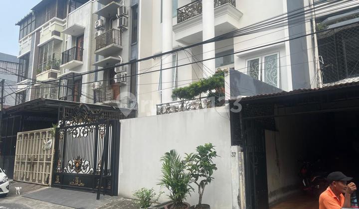 Rumah Murah bgt 2lt di Jl Pintu air 4,Pasar Baru,Sawah besar 2