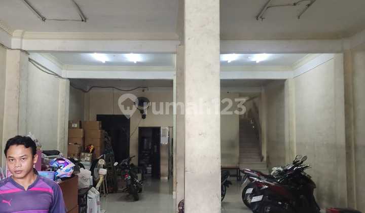 Affordable 2-story shophouse on Jalan Kota Bambu Raya, South Bambu, Palmerah. 2