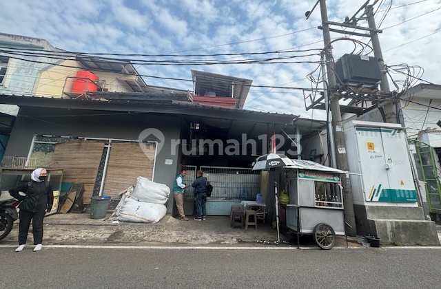 Affordable 2-story shop house on Jalan Sunter Muara, Sunter Agung, Tanjung Priok. Affordable 2-story shop house on Jalan Sunter Muara, Sunter Agung, Tanjung Priok.