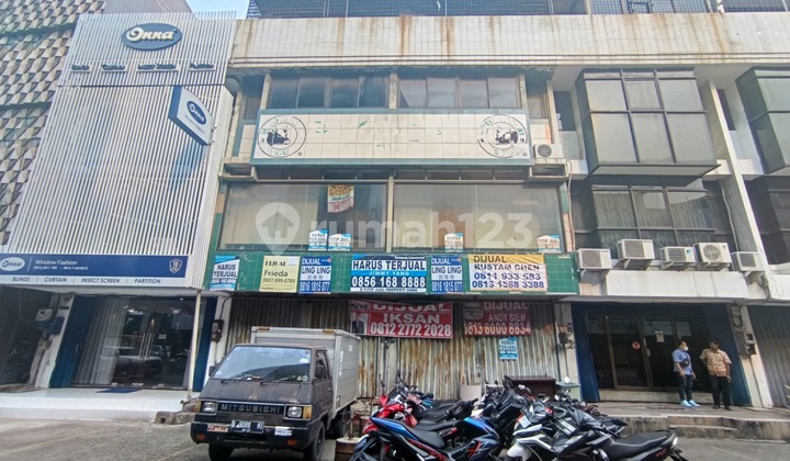 2 Cheap 4-story linked shophouses in Bahan Bangunan, Jl Mangga Dua Raya 2 Cheap 4-story linked shophouses in Bahan Bangunan, Jl Mangga Dua Raya