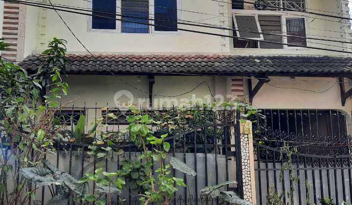 Affordable 2-Story House on Merpati Street, Menteng Dalam, Tebet, South Jakarta