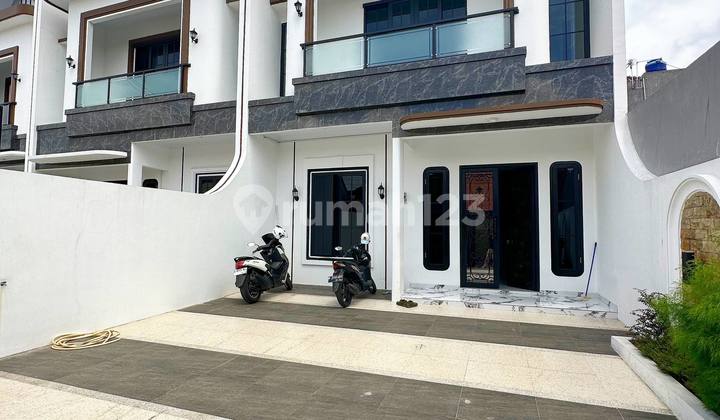 Rumah 2 Lantai Premium Jagakarsa - SHM, Desain Mewah, Bonus Kitchen Set!