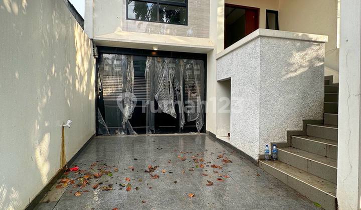 Rumah Baru Minimalis Modern 3 Lantai di Duren Sawit - Jakarta Timur Rumah Baru Minimalis Modern 3 Lantai di Duren Sawit - Jakarta Timur
