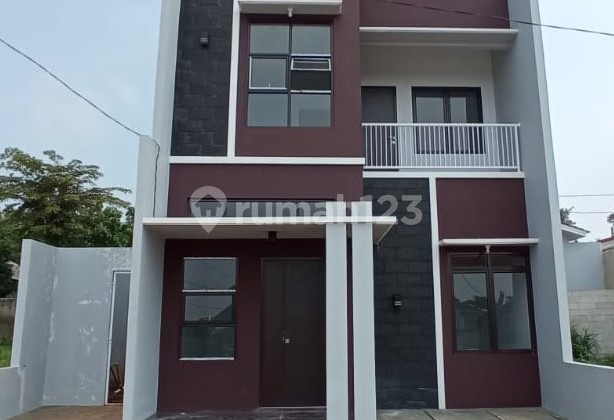 Rumah 2 Lantai di Setu dekat MM2100 