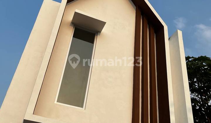 House Only 499 Million in East Jakarta with Car Access 2