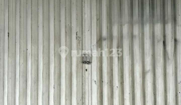 For Rent 3-Story Shophouse in Kedung Cowek