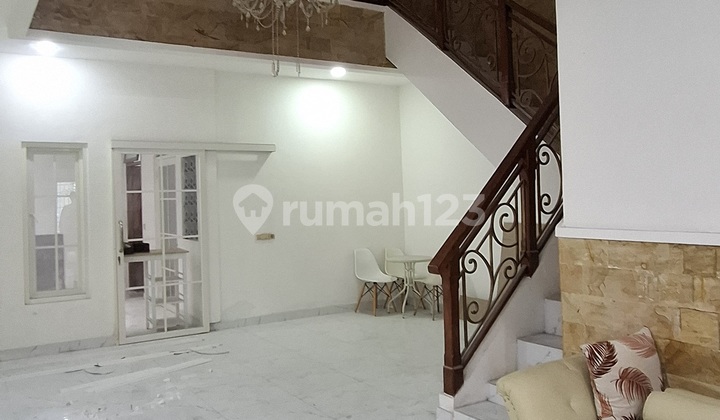Dijual Rumah 2Lt.baru Renov Full Granite di Ploso