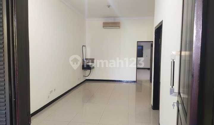 Well-Maintained and Clean House for Rent in Mulyosari Well-Maintained and Clean House for Rent in Mulyosari