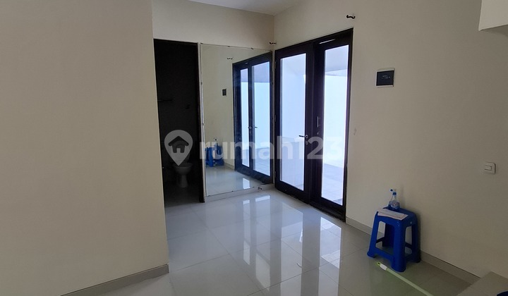 2-Story Well-Maintained Row House for Sale, 3-Car Road, Mentari Beach. 2-Story Well-Maintained Row House for Sale, 3-Car Road, Mentari Beach.