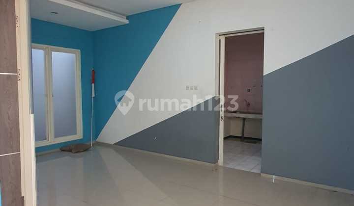 Butuh Segera Tersewa Rumah 2Lt di Perum Wiguna 1