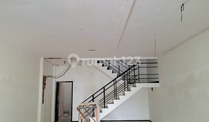 For Rent 2-Story Shop House Zero Street Commercial Area