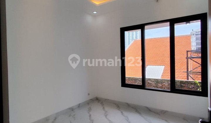 Dijual Rumah Baru Gress 2Lt Row Jalan Lebar Dekat Kampus di Tenggilis 2
