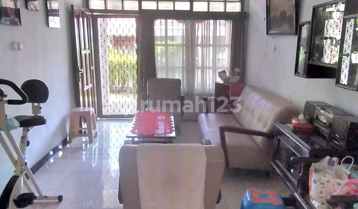 For Sale 1-Story House Strategic Location Darmo Permai 2