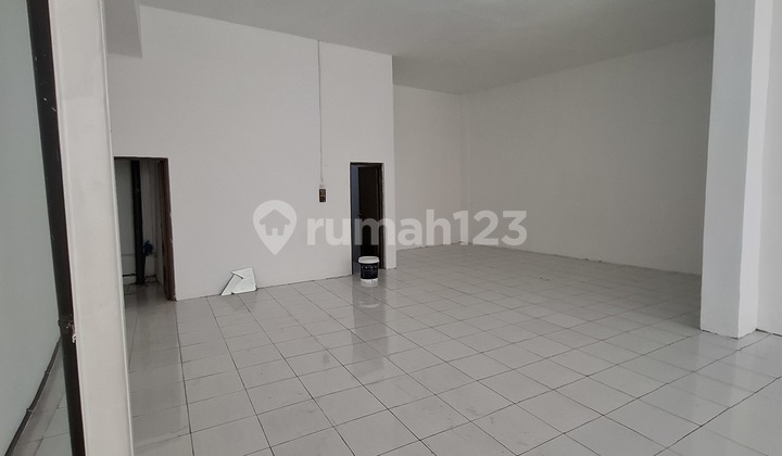 For Rent 2 Adjacent Shophouses Zero Lot Main Road 1 Fl Commercial Area Ready to Occupy Bunguran 2