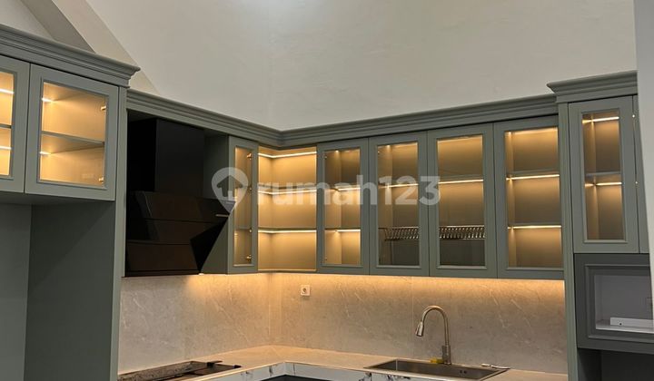 Dijual Rumah 2Lt Semi Furnish Bagus di Ploso 2