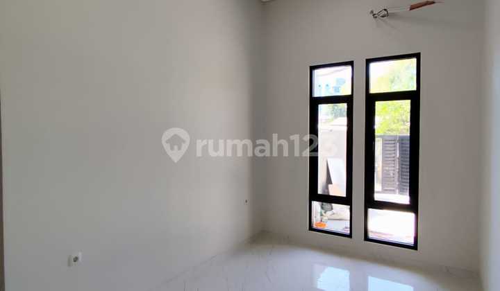 Dijual Rumah Baru Gress 2lt Siap Huni Modern Minimalis Tenggilis 2